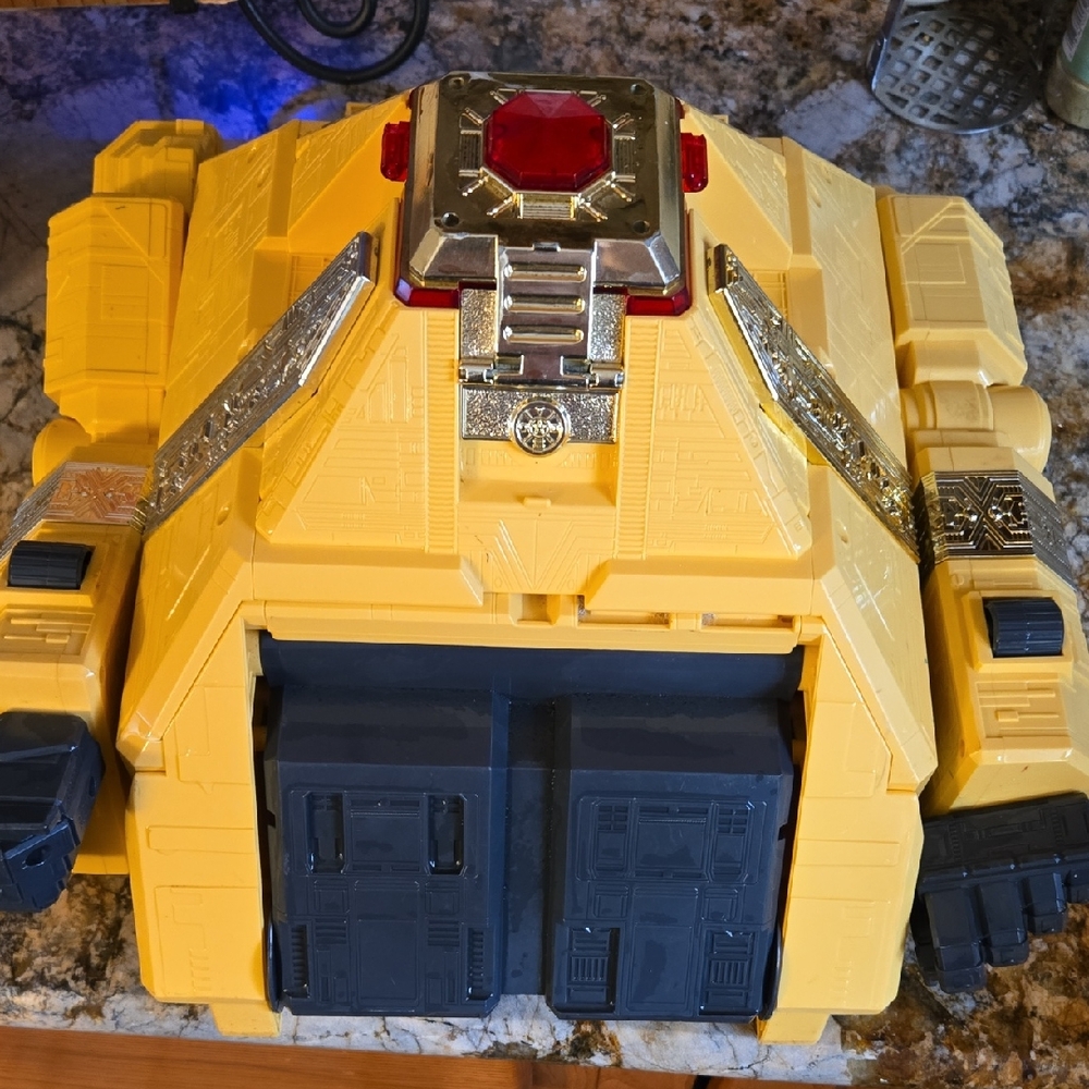Power Ranger Yellow and Black Action Playset